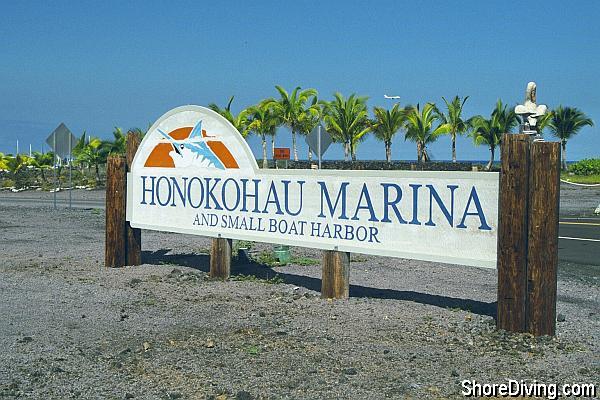 The entrance to Honokohau Harbor is well marked.