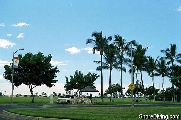 Here is the entrance to the 4th cove (the first being the Ko'olina Resort).  This has more beach access parking than the others.