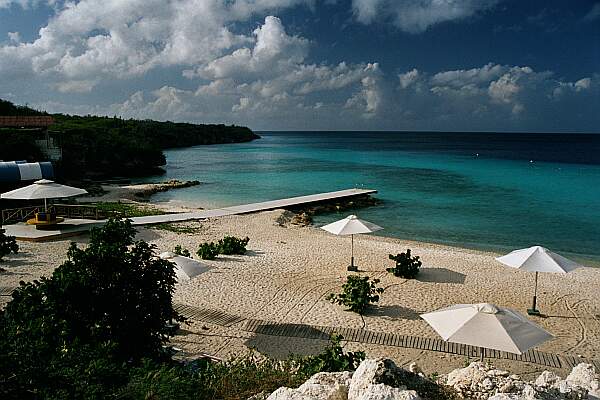 For the land-locked members of your group, there are plenty of shady places and food/drink facilities.