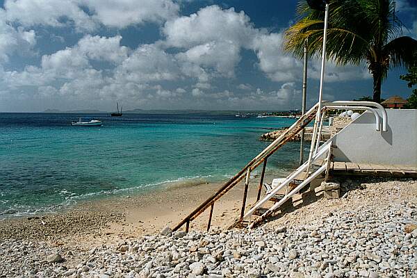 This is the temporary entry to Bari Reef.  The foundation for the new facilities is in the background.