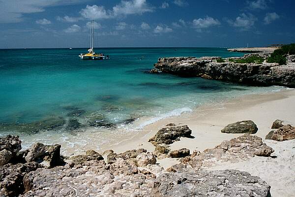 Once you make your way down the sandy entry, you'll find that it stays rather shallow.  You can also tell the site is popular with the commercial snorkel boats who make their runs in the mornings and afternoons.