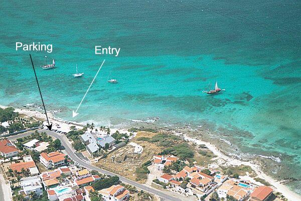 The shelf is quite a distance beyond the boats, but you can tell why the area is so good for snorkeling.