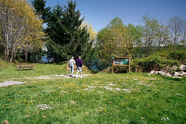 This is the picnic area along the trail to the water.