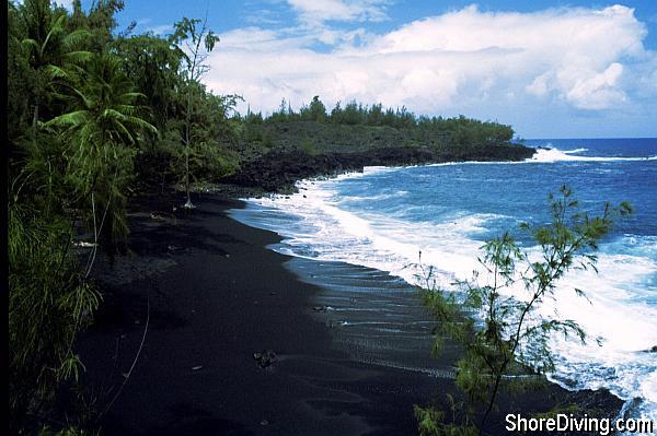 It's a beautiful beach for swimming, diving and naturist activities.