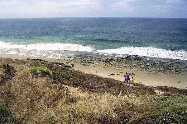 The swell here can be overpowering.  Only dive on a calm day.  Get advice from your local dive shop.