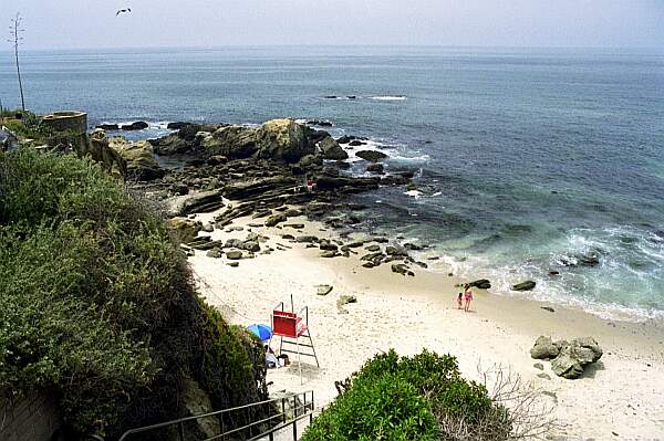 Good visibility on calm days reveals the canyons and reefs.