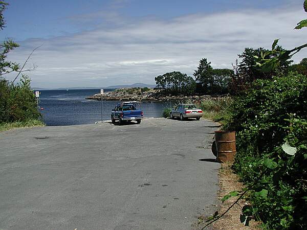 The site is relatively unused, so you shouldn't have too much problem parking.  You are right at the water's edge.