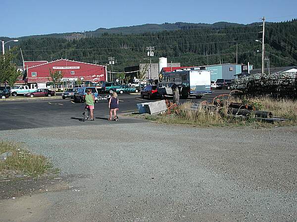 From the trailer parking area, pull into this gravel turnout.  You'll see the dock at the edge of the gravel pad.  There are restroom facilities off to the left in the paved parking lot.