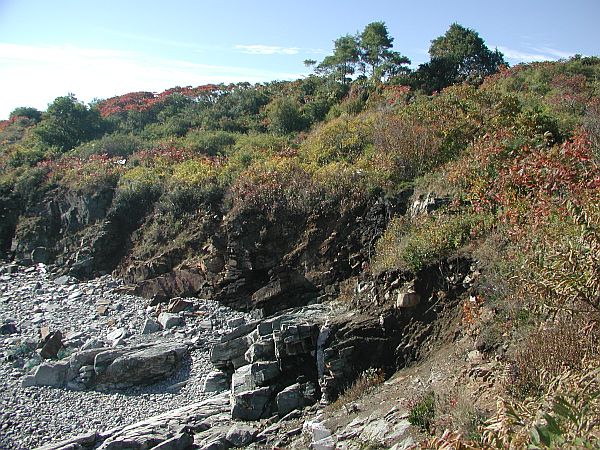 There again is the steep trail at the bottom left of the picture.   We're pretty good divers, but we're not sure our mountaineering skills are up to speed for this dive.  We'd like to hear from divers who have successfully made it in and out of this cove.