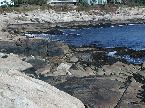 This is a view of other entry sites a little to the left.  Note that lobster boats frequent this area, so a dive flag is mandatory!